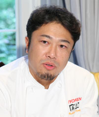 もやし料理の王道 銀色に輝く黒豆モヤシ くろっぺ 戸塚崎陽軒 中国料理 嘉宮 日本食糧新聞電子版