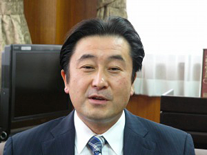 九州支局開設60周年特集：インタビュー=ハウディ・富永哲生社長 - 日本 富永哲生