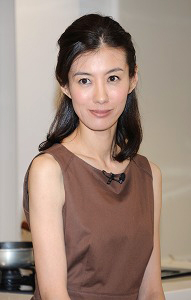 ヘルシートーク 女優 ともさかりえさん 日本食糧新聞電子版