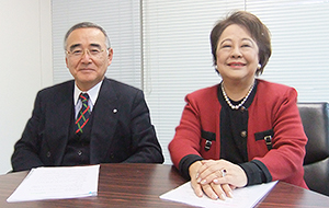 大河原愛子会長（右）と大河原毅CEO