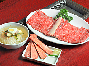 メニュートレンド：骨付特上カルビ ビッグサイズの看板メニュー - 日本