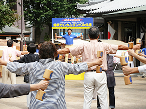 Nhk文化センター 高齢者向け健康体操 健康ガムカムダンベル体操 開催 ロッテが協賛 日本食糧新聞電子版