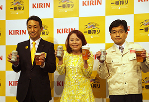 スティング等身大パネル  キリン1987年 スティング等身大パネル キリン1987年 ZX｜製品紹介｜YASAKA株式会社
