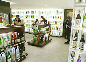 百貨店は衣食住でインバウンド対応を強化。松屋銀座本店は日本酒売場を拡充した