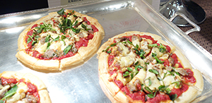 初代グランプリ「北海道ラムとクレソンの絶品Pizza」