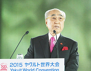 創業80周年記念 ヤクルト世界大会2015 開催 堀澄也会長あいさつ 社会貢献事業を誇りに 日本食糧新聞電子版