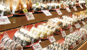 惣菜弁当の殿堂 28 グゥー 半熟煮玉子おむすび Cvsが作れない品質を追求 日本食糧新聞電子版