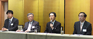 右から城田昌之副会長、原孝博会長、谷口茂副会長、和泉亨事務局長