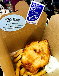 Msc認証の魚でフィッシュ チップス 持続可能なおいしさを ザ ベイfromスコットランド 日本食糧新聞電子版