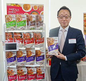 「韓の食菜」シリーズをPRするジョン・ピョンヨリモランボン社長