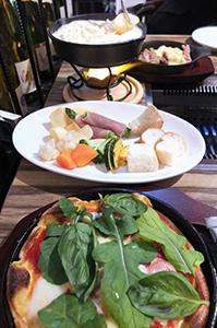 関西初カスタマイズ型スキレットピザと天使のふわふわチーズフォンデュ