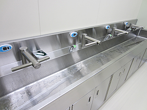 ダイソン製の乾燥機一体型手洗い器など最新設備を導入