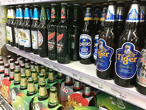 バンコクの小売店ではさまざまなビールが発売されている