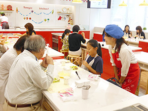 キユーピー マヨテラス で自由研究イベント マヨネーズ手作り体験など 日本食糧新聞電子版