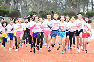 小学生男女が完走